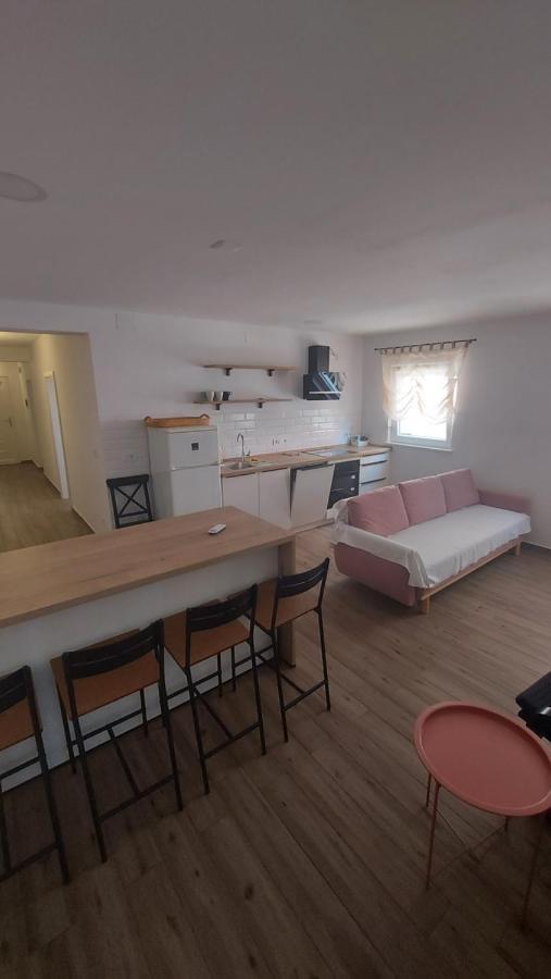 Apartmani Mlinar - Two Bedroom Apartment With Seaview Гребастика Экстерьер фото