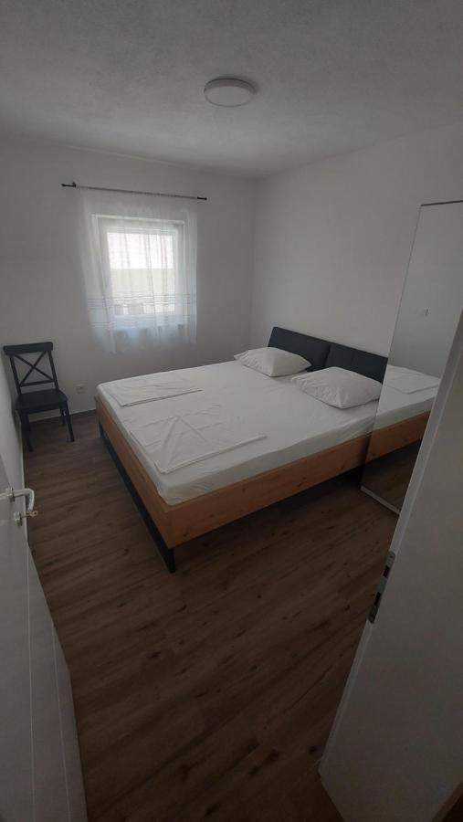 Apartmani Mlinar - Two Bedroom Apartment With Seaview Гребастика Экстерьер фото