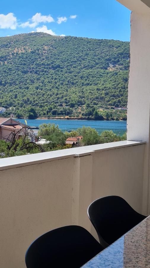 Apartmani Mlinar - Two Bedroom Apartment With Seaview Гребастика Экстерьер фото