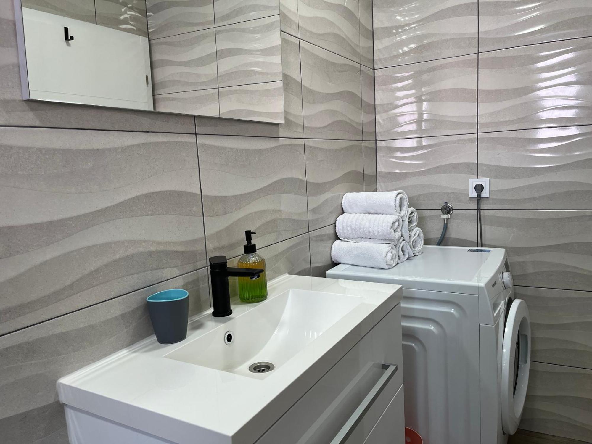 Apartmani Mlinar - Two Bedroom Apartment With Seaview Гребастика Экстерьер фото
