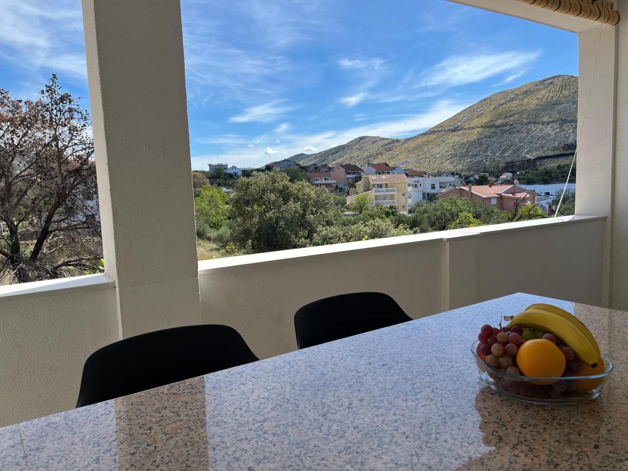 Apartmani Mlinar - Two Bedroom Apartment With Seaview Гребастика Экстерьер фото